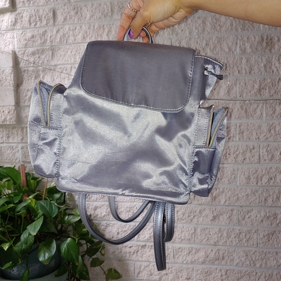 mini backpack ๐ - Picture 1 of 4